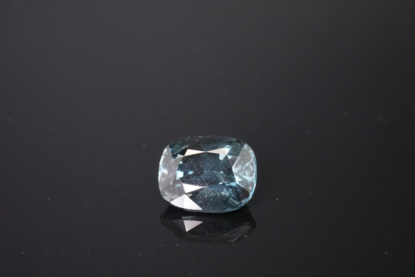 Spinell Naturell aus Burma – 1,85 ct – Cushion Cut