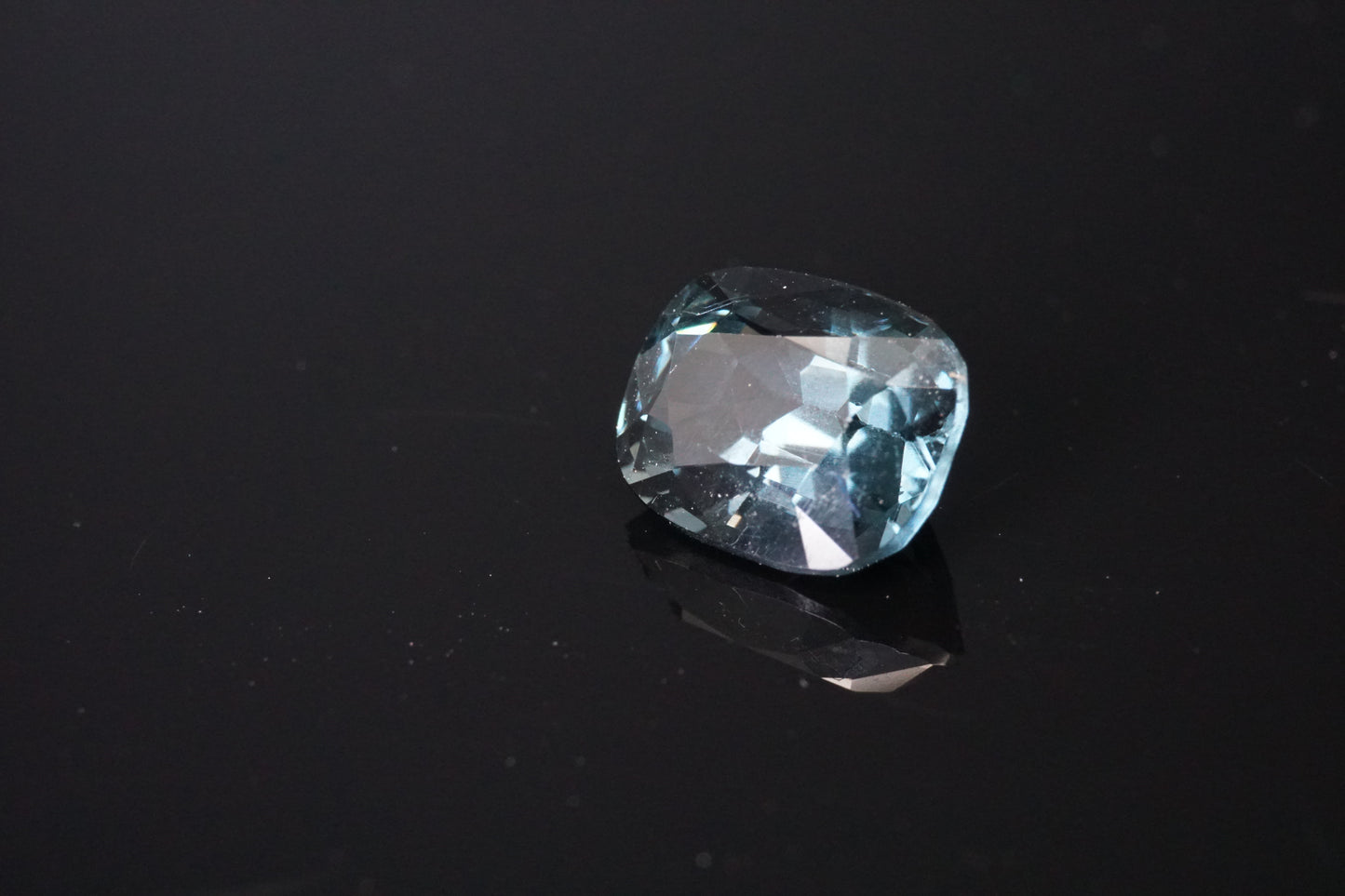Spinell Naturell aus Burma – 1,85 ct – Cushion Cut