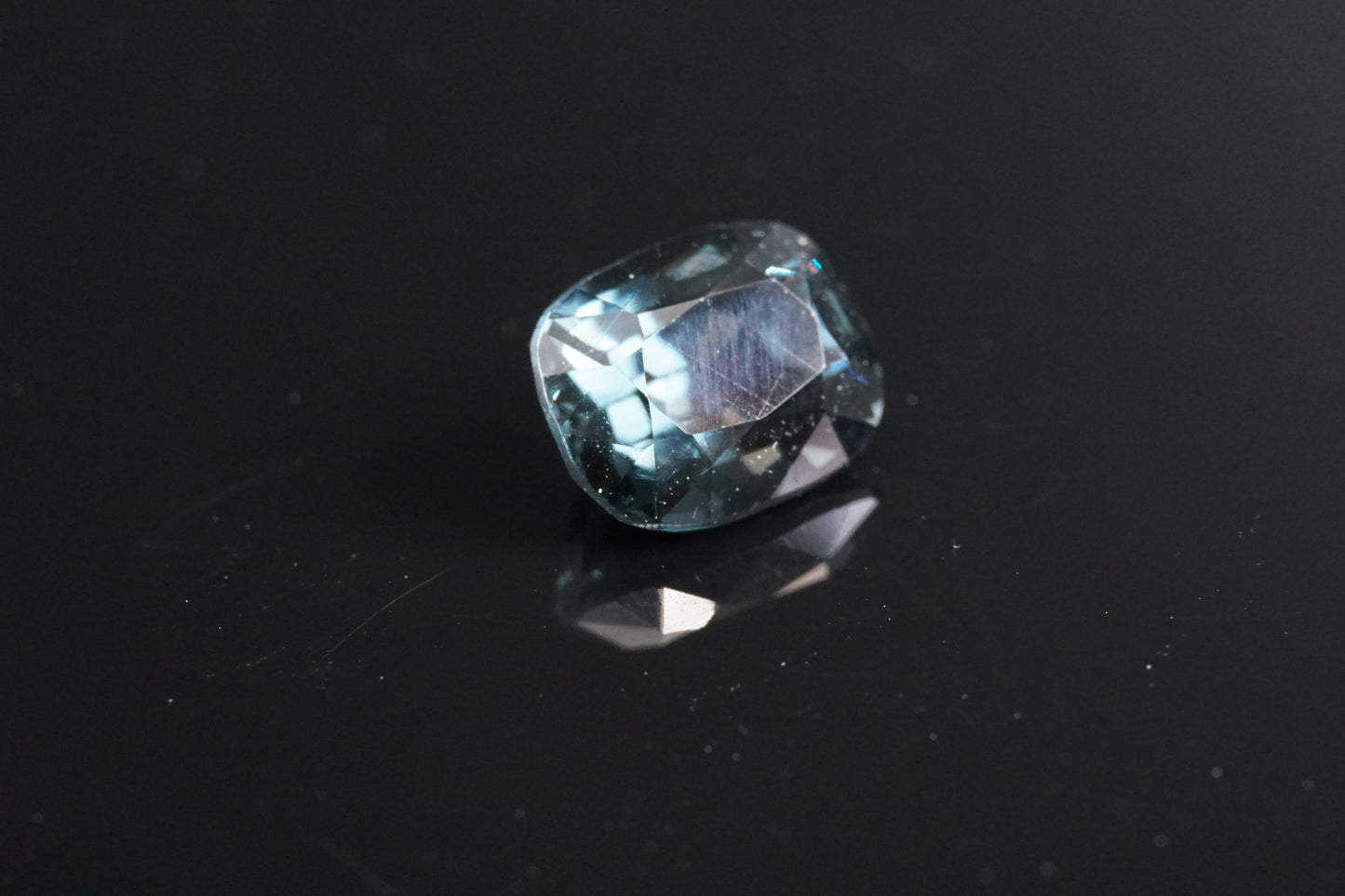 Spinell Naturell aus Burma – 1,85 ct – Cushion Cut