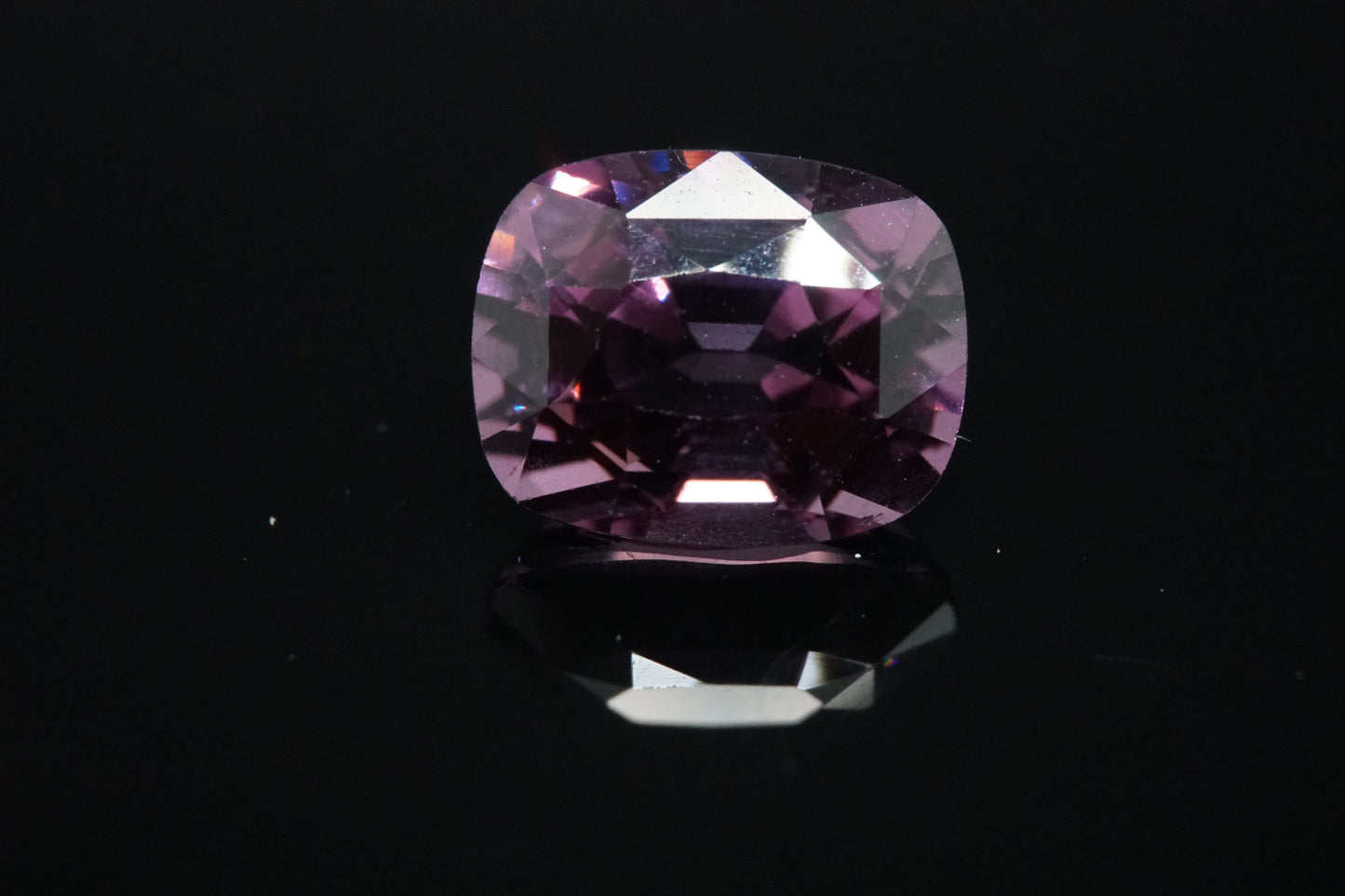 Spinell Naturell aus Burma – 2,09 ct – Cushion Cut