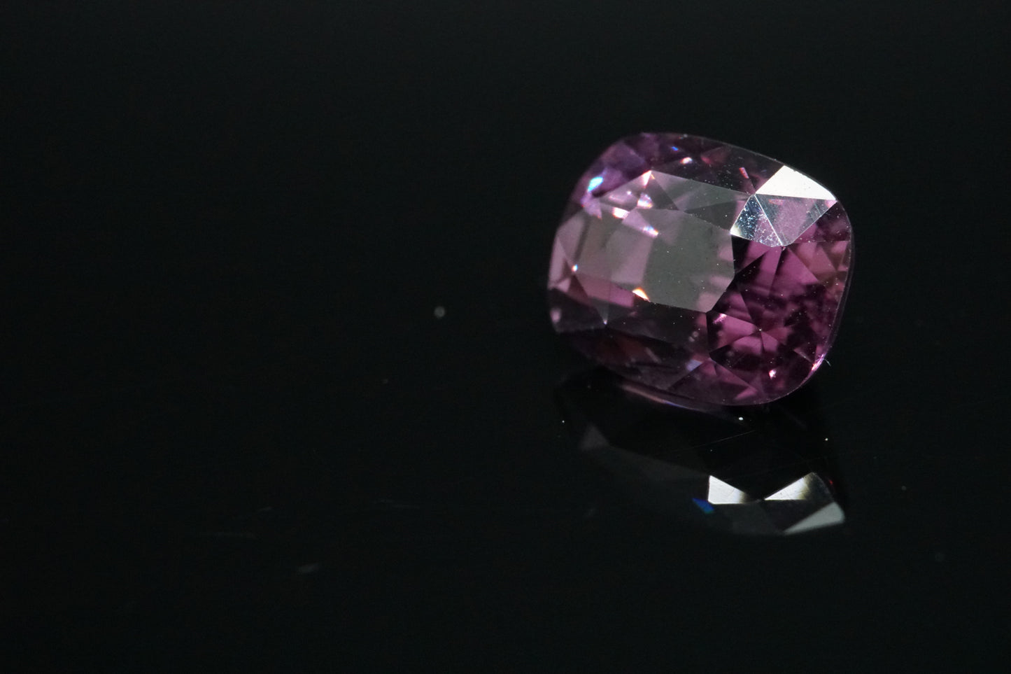 Spinell Naturell aus Burma – 2,09 ct – Cushion Cut