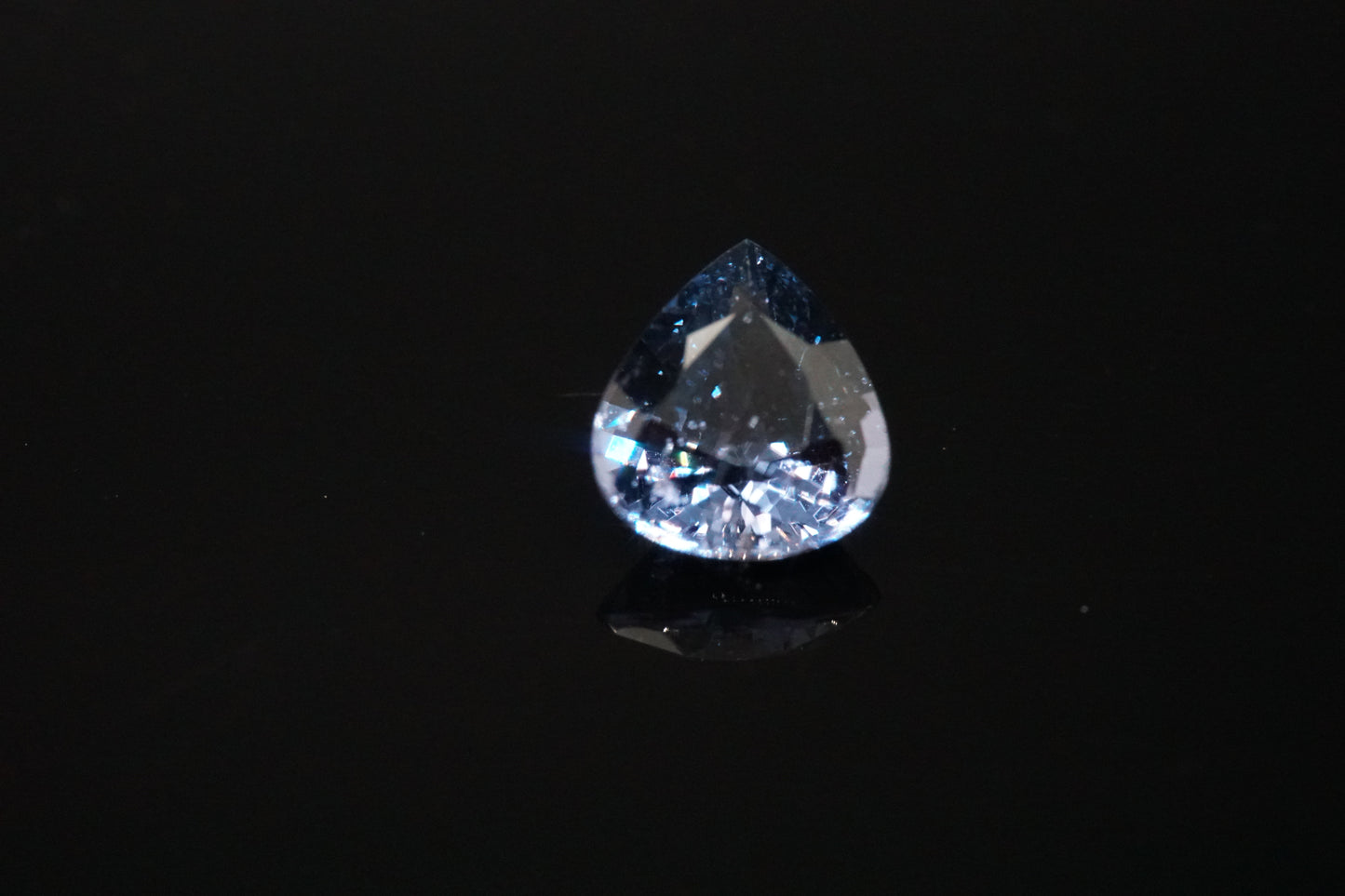 Spinell Naturell aus Tansania – 0,87 ct – Pear Cut