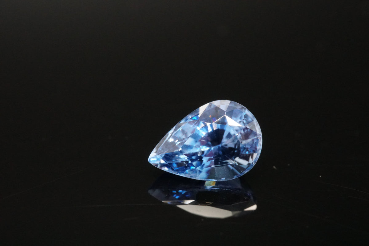 Blauer Saphir – 1,1 ct – Birnenschliff