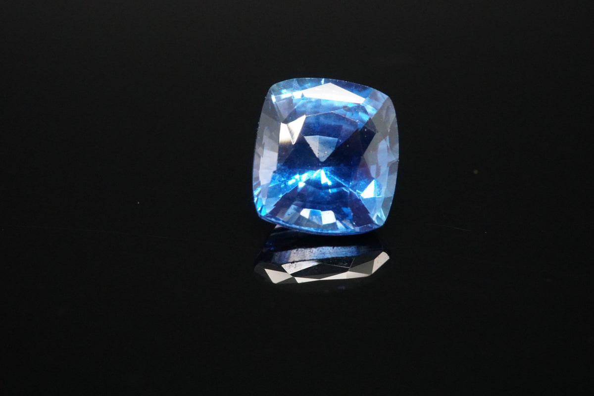 Blauer Saphir – 0,96 ct – Sri Lanka – Kissenschliff