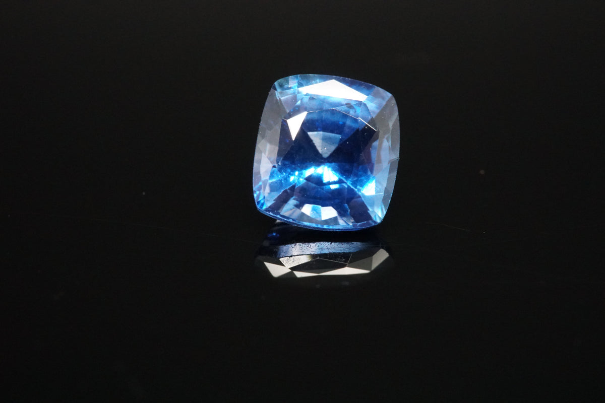 Blauer Saphir – 0,96 ct – Sri Lanka – Kissenschliff