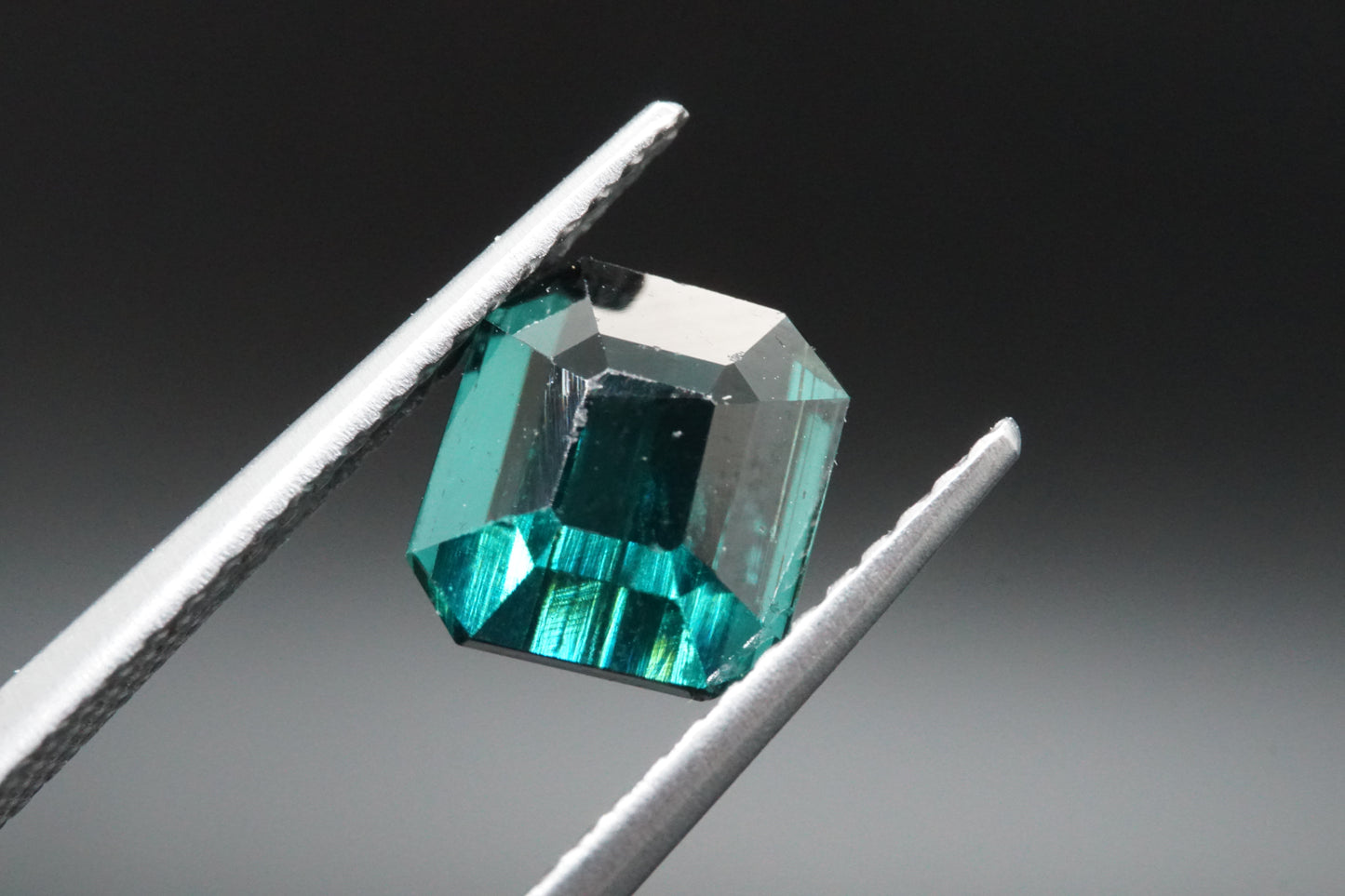 Natürlicher Indigolith-Turmalin aus Afghanistan mit 2,14 Karat