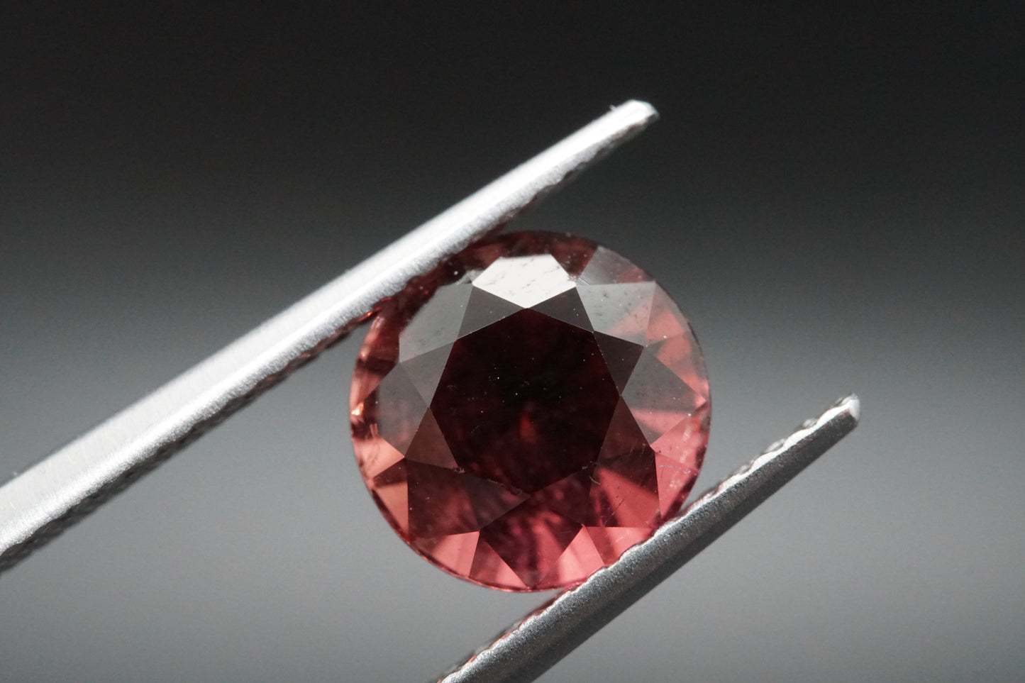Natürlicher rosa-roter Turmalin 2,68 ct Madagaskar unbehandelt