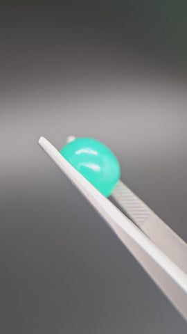 Chrysoprase cabochon