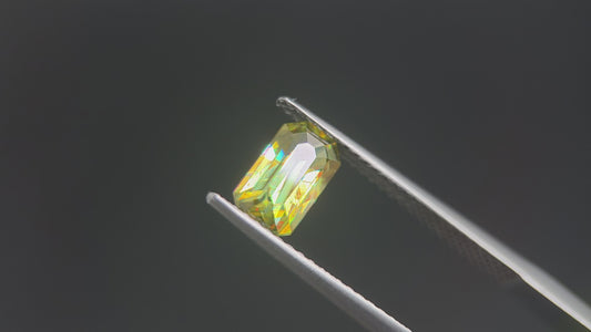 Exklusiver Sphen (Titanit) – Smaragdschliff & Diamantglanz – 1,46 ct