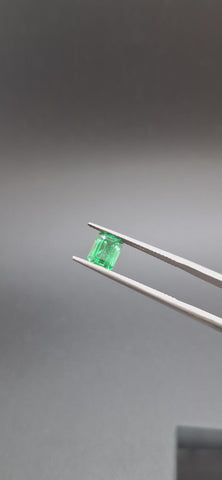 Tsavorit garnet Hexagonal