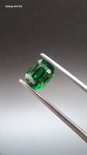 Tsavorit garnet