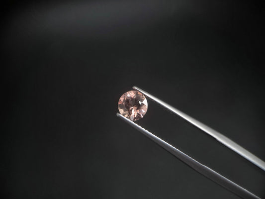 Echter Imperial-Topas aus Brasilien – 0,84 ct – Klassischer Rundschliff