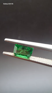 Tsavorit garnet Hexagonal