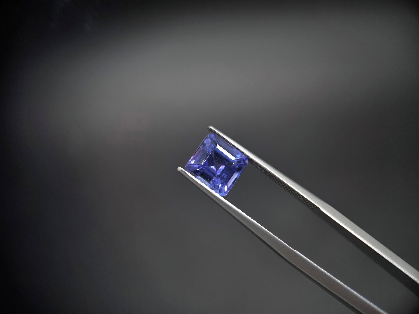Tansanit 2,71 Karat – Intensives Blau-Violett