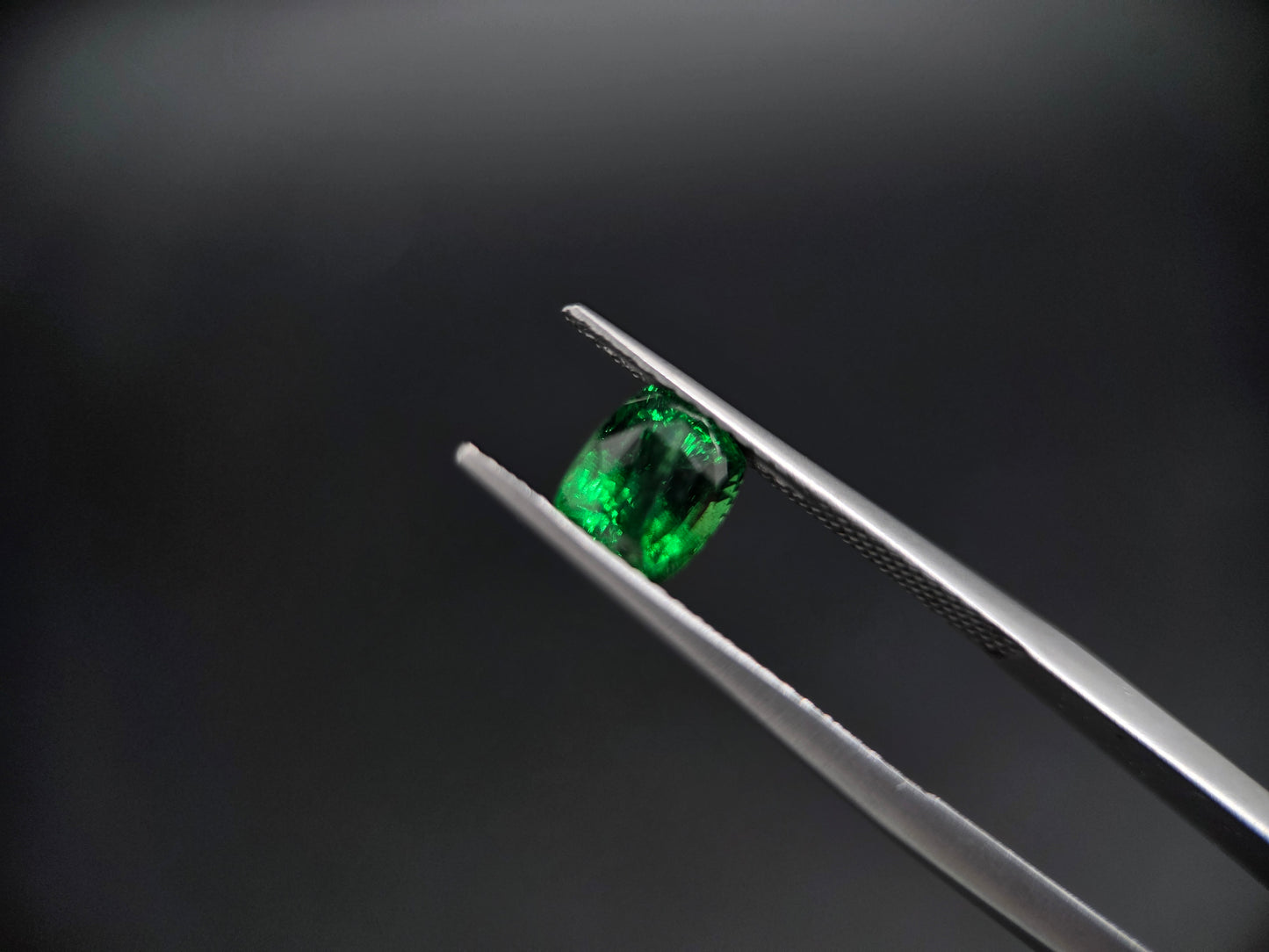 Seltener Tsavorit Granat – Intensives Waldgrün – 1,51 ct