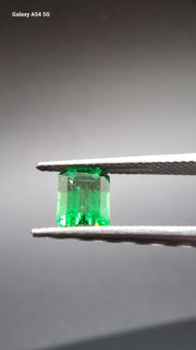 Tsavorit garnet Hexagonal