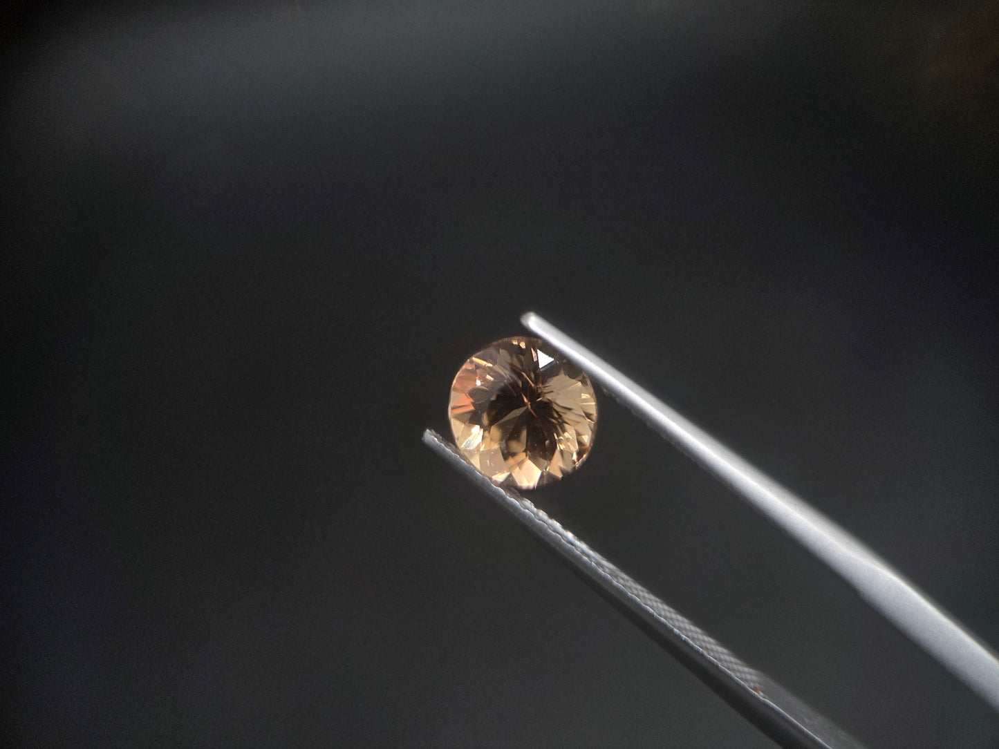 Echter Imperial-Topas aus Brasilien – 1,66 ct – Klassischer Rundschliff