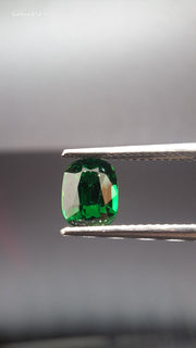 Tsavorit garnet