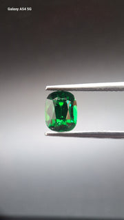 Tsavorit garnet