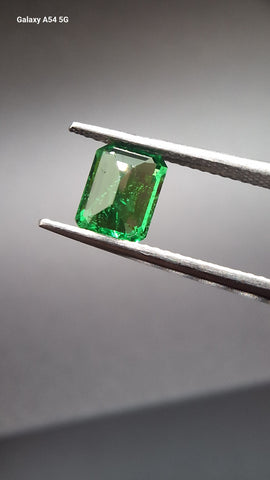 Tsavorit garnet Hexagonal