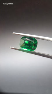 Tsavorit garnet