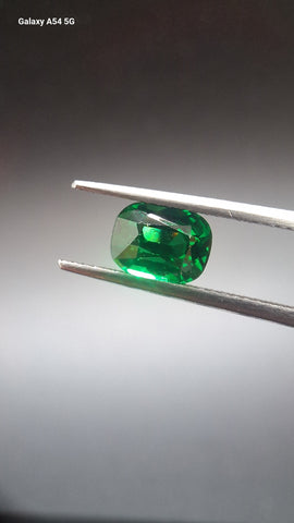 Tsavorit garnet