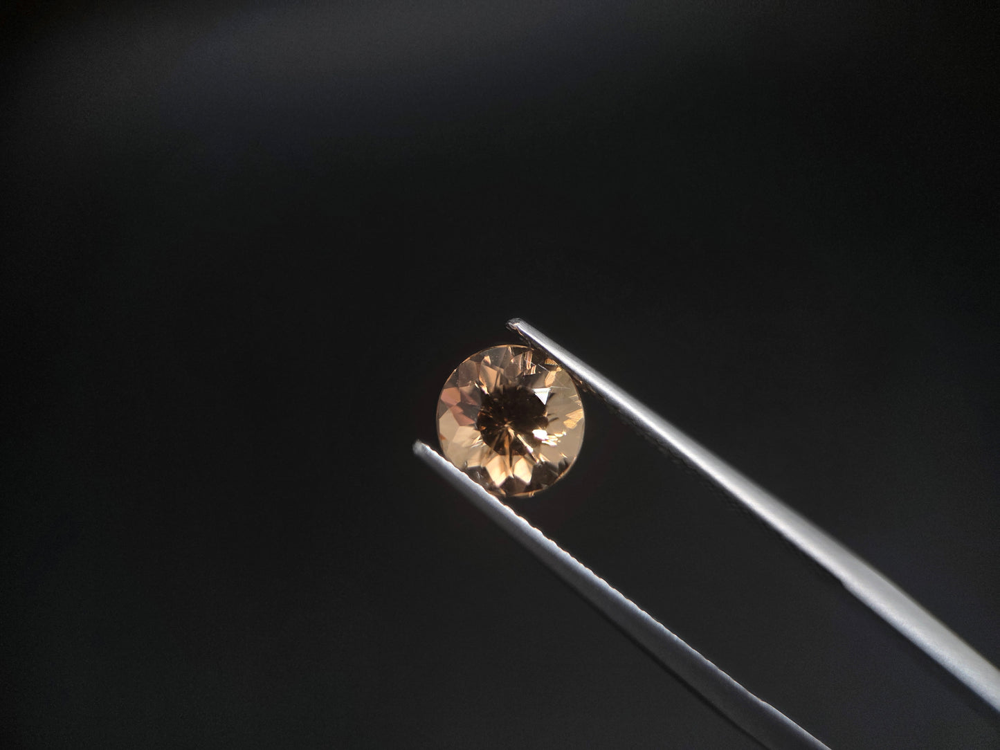 Echter Imperial-Topas aus Brasilien – 1,66 ct – Klassischer Rundschliff
