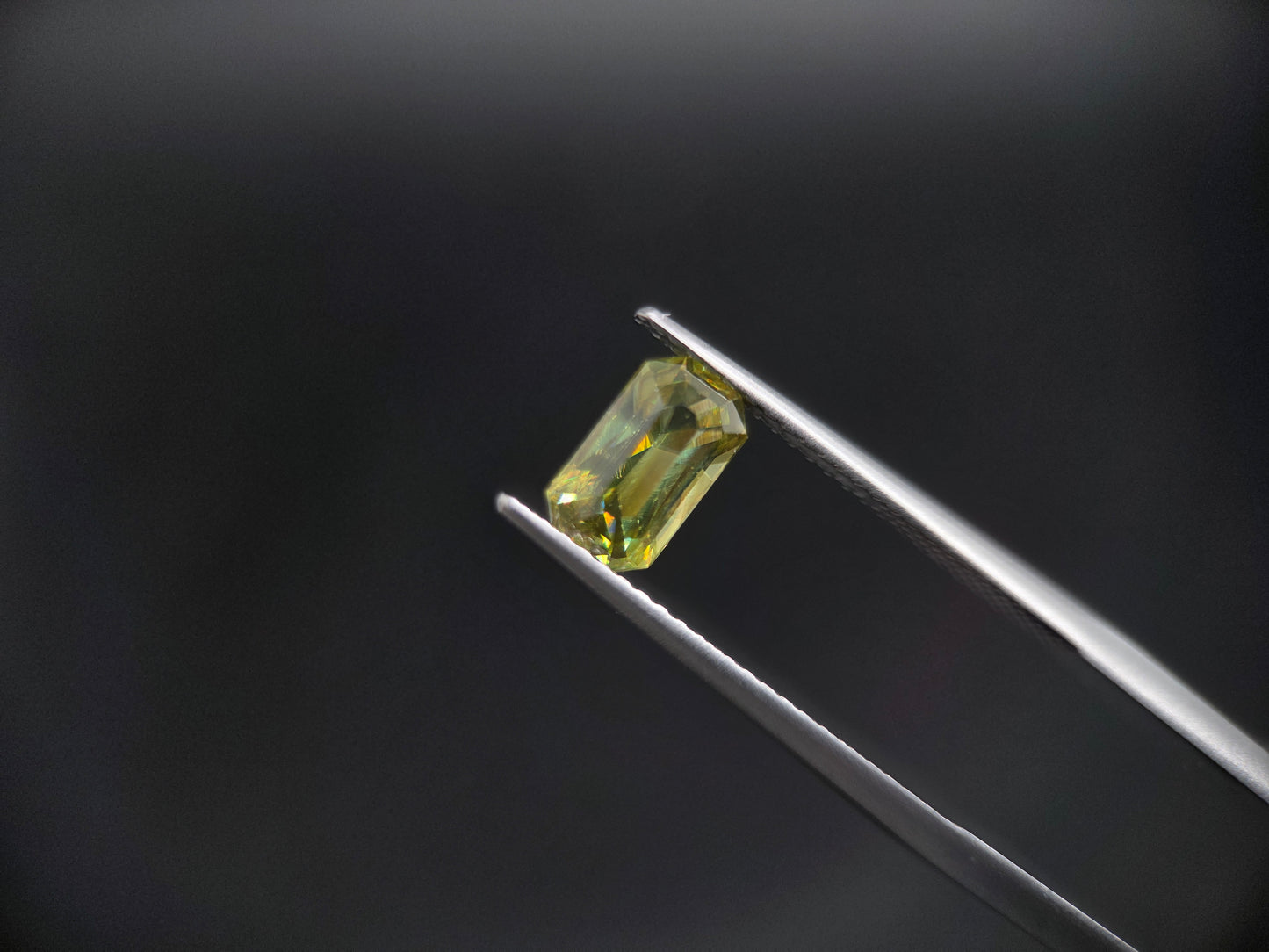 Exklusiver Sphen (Titanit) – Smaragdschliff & Diamantglanz – 1,46 ct