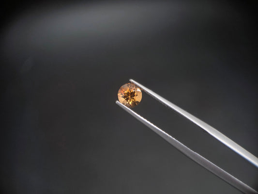 Echter Imperial-Topas aus Brasilien – 0,68 ct – Strahlendes Gold-Orange