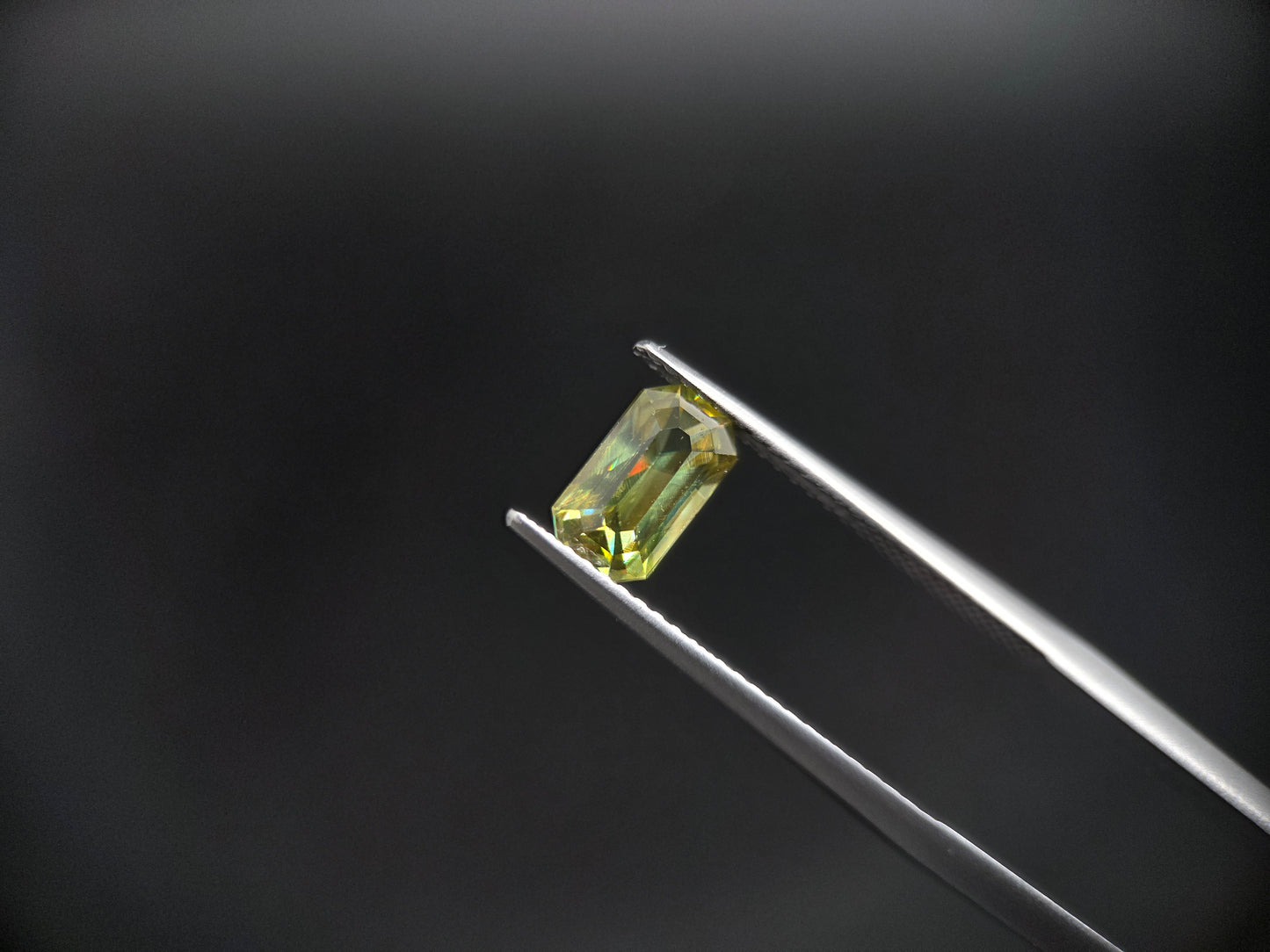 Exklusiver Sphen (Titanit) – Smaragdschliff & Diamantglanz – 1,46 ct