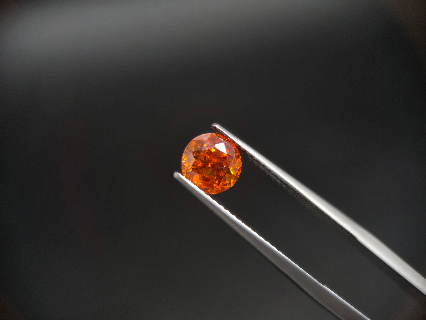 Exklusive Sphalerit – Brillanter Rundschliff & Maximales Feuer – 1,73 ct