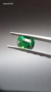 Tsavorit garnet