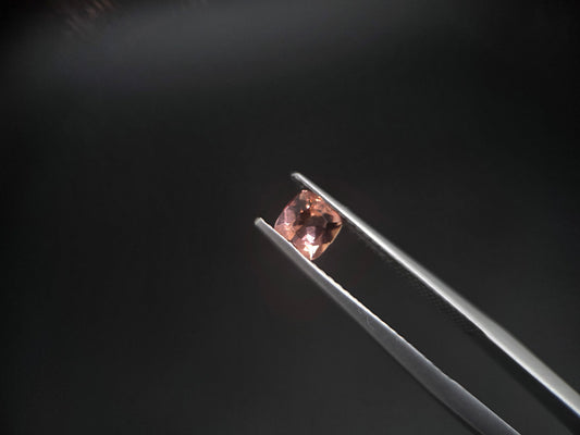 Imperial-Topas aus Brasilien – 0,60 ct – Edler Kissen-Schliff (Cushion)
