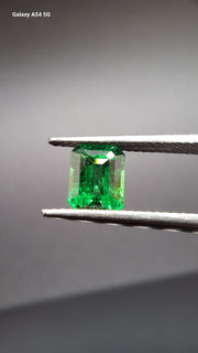 Tsavorit garnet Hexagonal