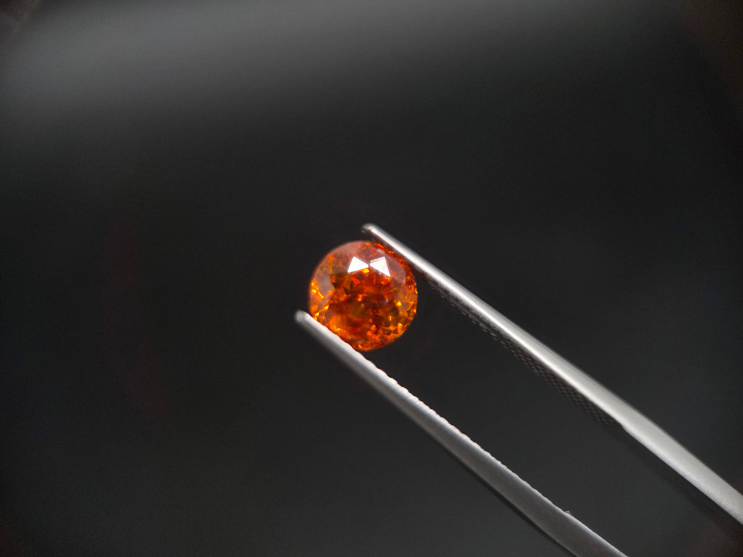 Exklusive Sphalerit – Brillanter Rundschliff & Maximales Feuer – 1,73 ct
