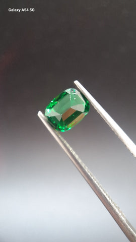 Tsavorit garnet