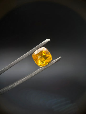 Yellow saphir