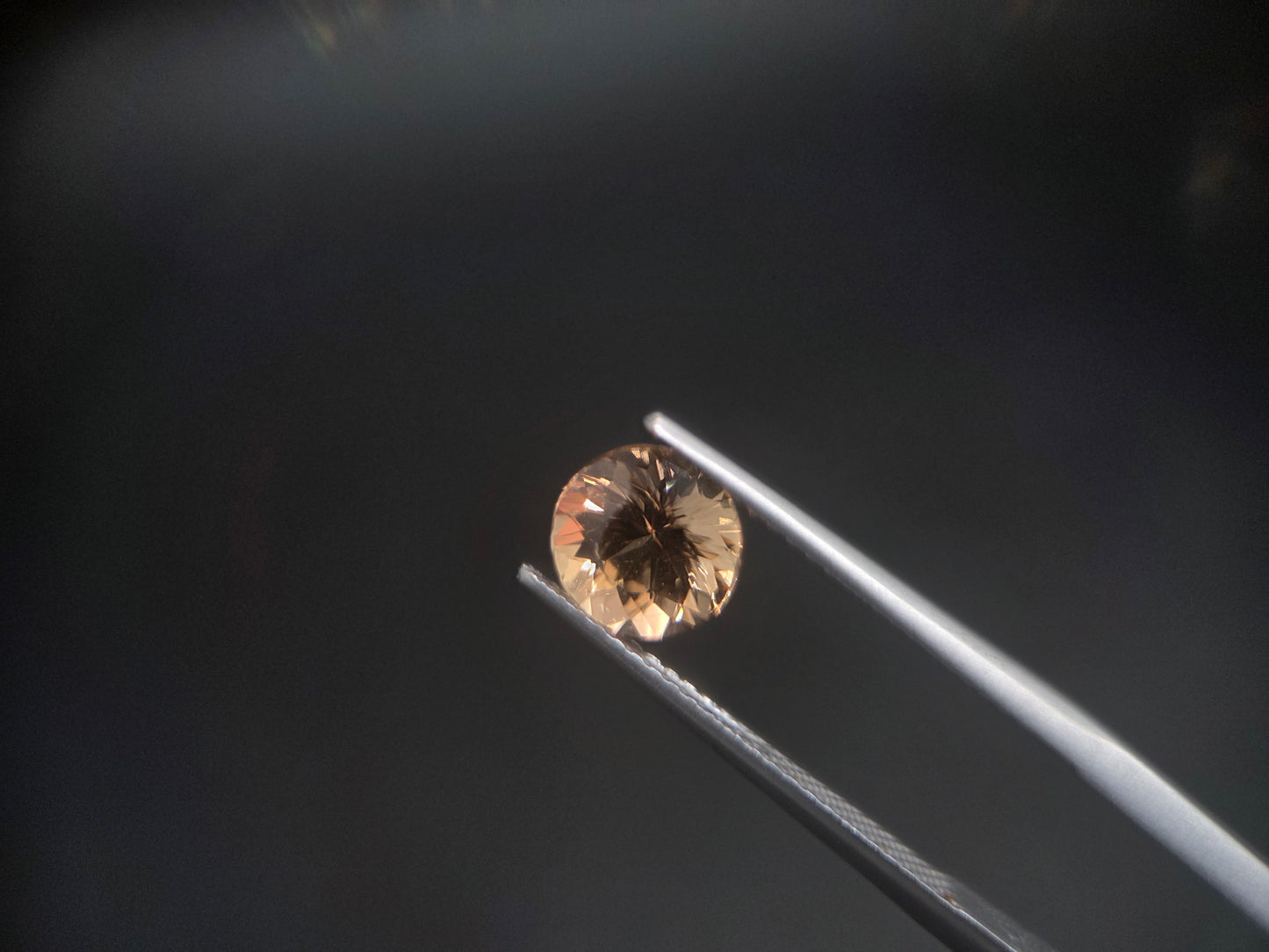 Echter Imperial-Topas aus Brasilien – 1,66 ct – Klassischer Rundschliff
