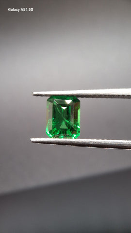 Tsavorit garnet Hexagonal