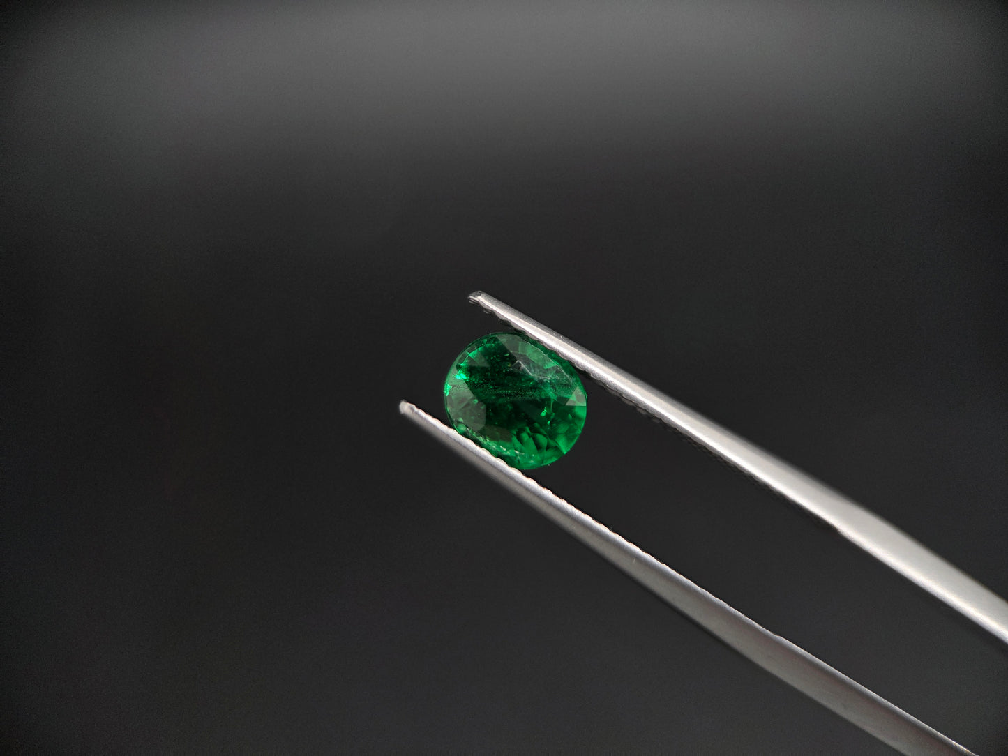 Premium Tsavorit Granat – Brillantes Waldgrün – 1,34 ct