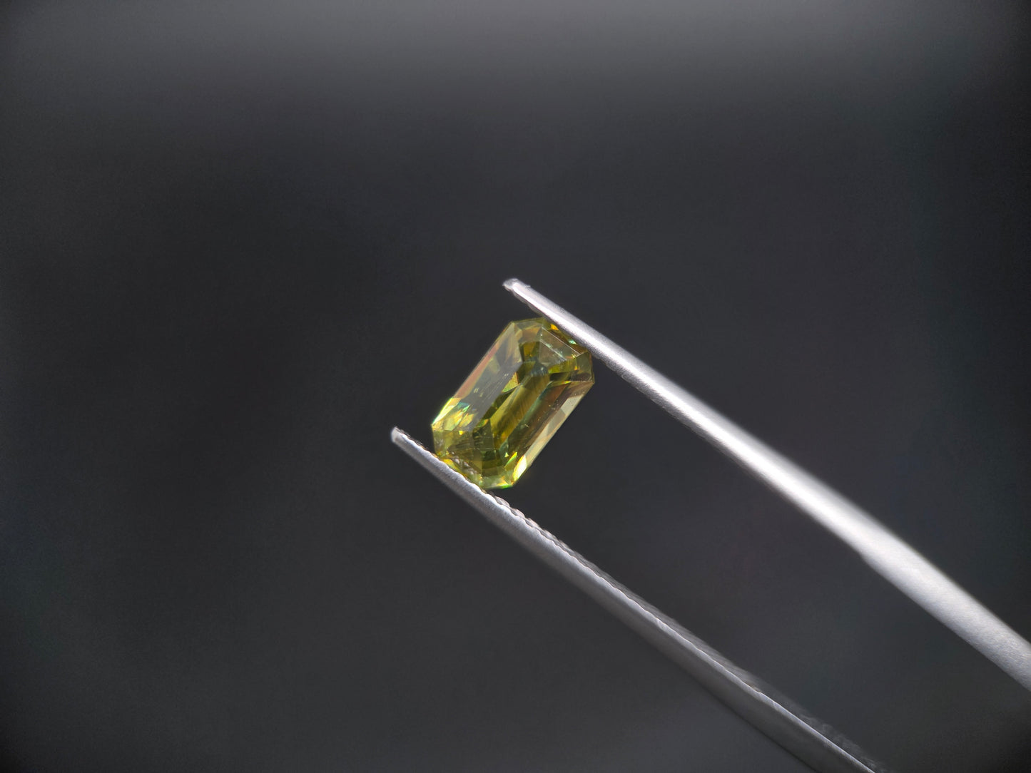 Exklusiver Sphen (Titanit) – Smaragdschliff & Diamantglanz – 1,46 ct