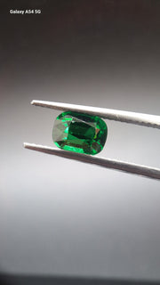 Tsavorit garnet