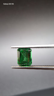 Tsavorit garnet Hexagonal