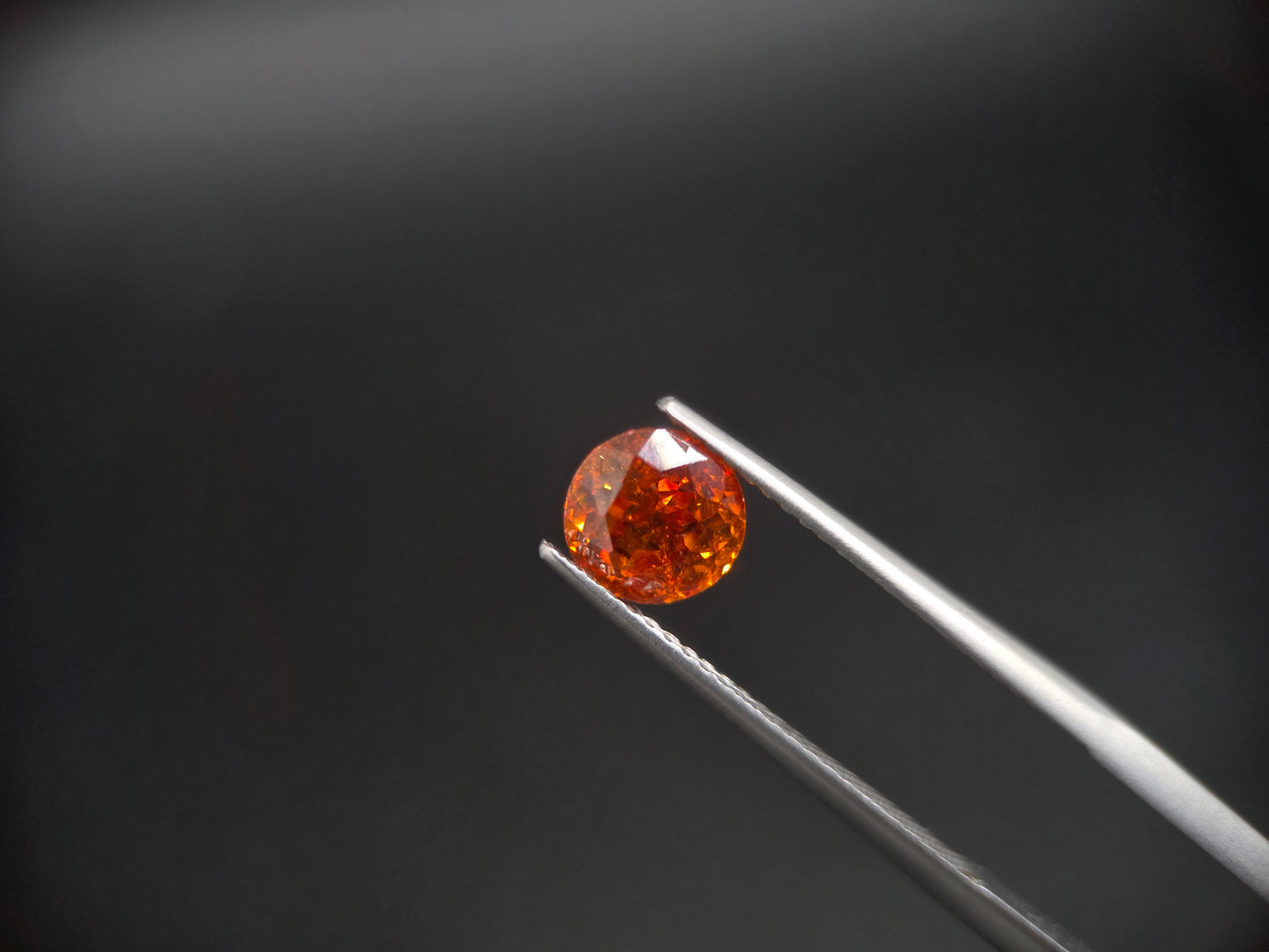 Exklusive Sphalerit – Brillanter Rundschliff & Maximales Feuer – 1,73 ct