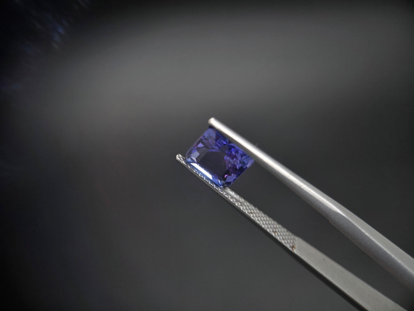 Tansanit 2,71 Karat – Intensives Blau-Violett