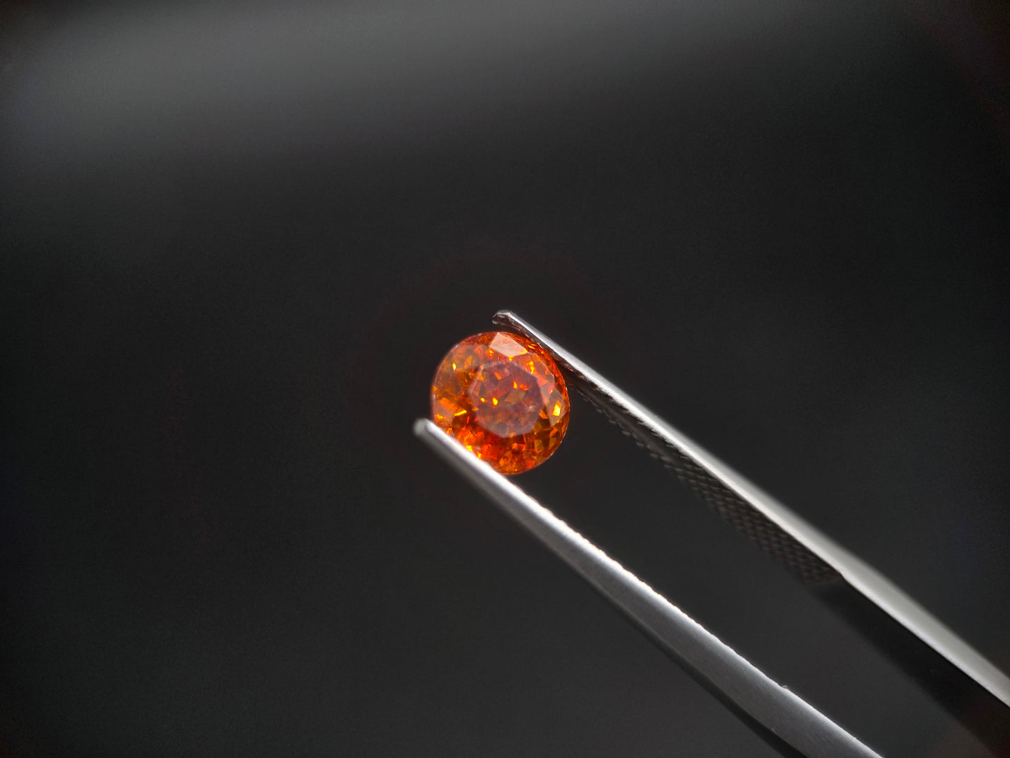 Exklusive Sphalerit – Brillanter Rundschliff & Maximales Feuer – 1,73 ct