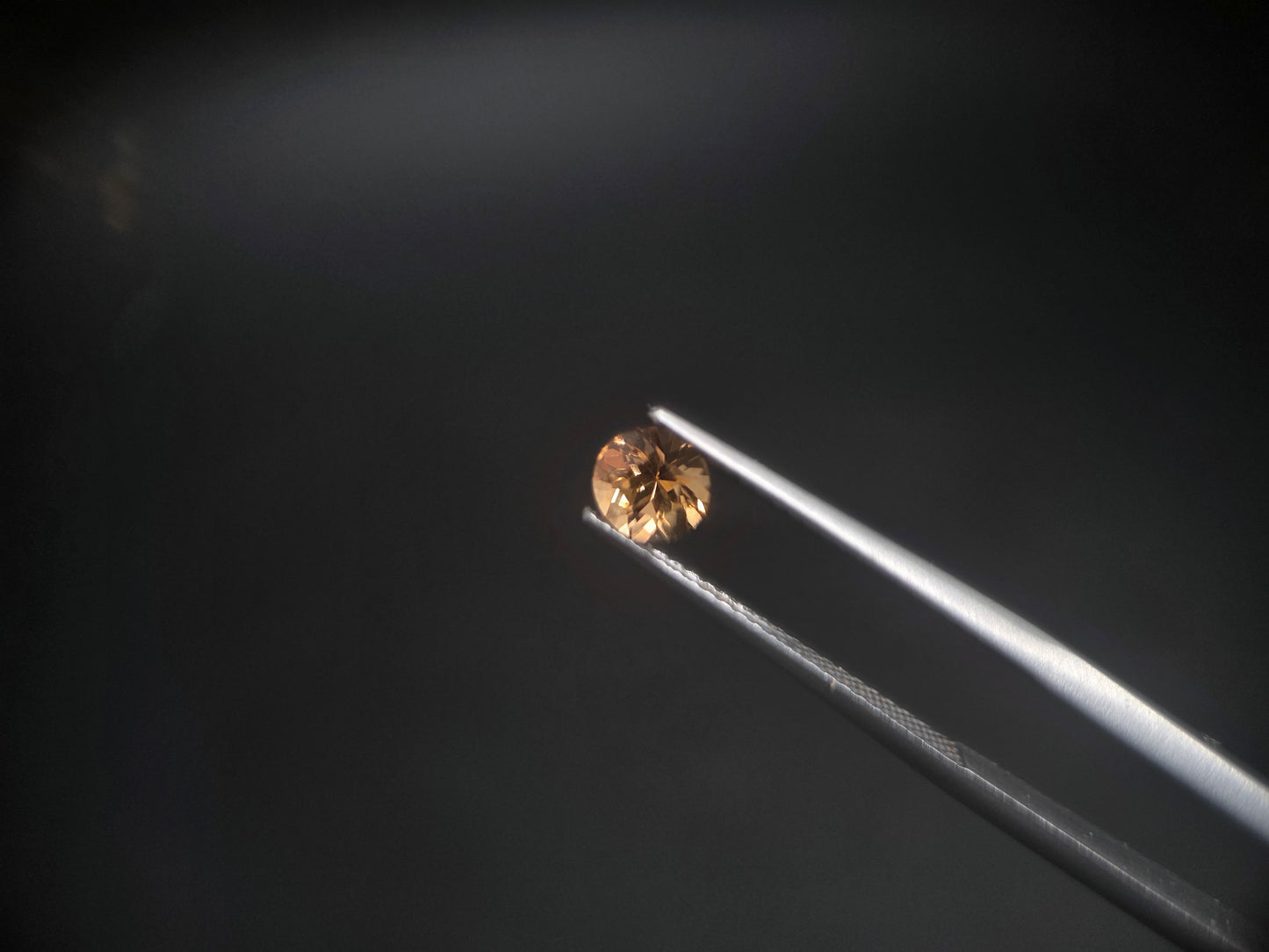 Echter Imperial-Topas aus Brasilien – 0,68 ct – Strahlendes Gold-Orange